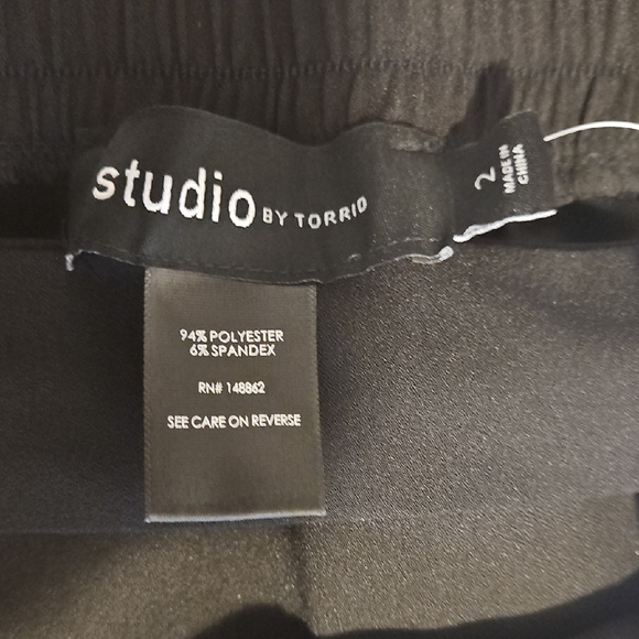 Torrid Black Tie Front Tapered Pants - Picture 3 of 11